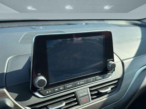 Certified 2025 Nissan Altima 2.5 SV FWD image 23