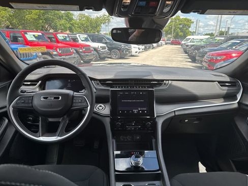 Certified 2024 Jeep Grand Cherokee L Laredo w/ Luxury Tech Group I image 11