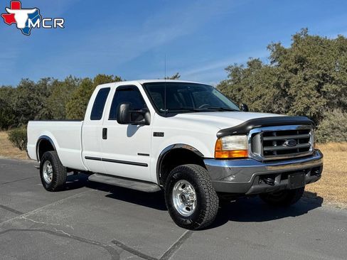 Used 2000 Ford F250 Lariat image 3