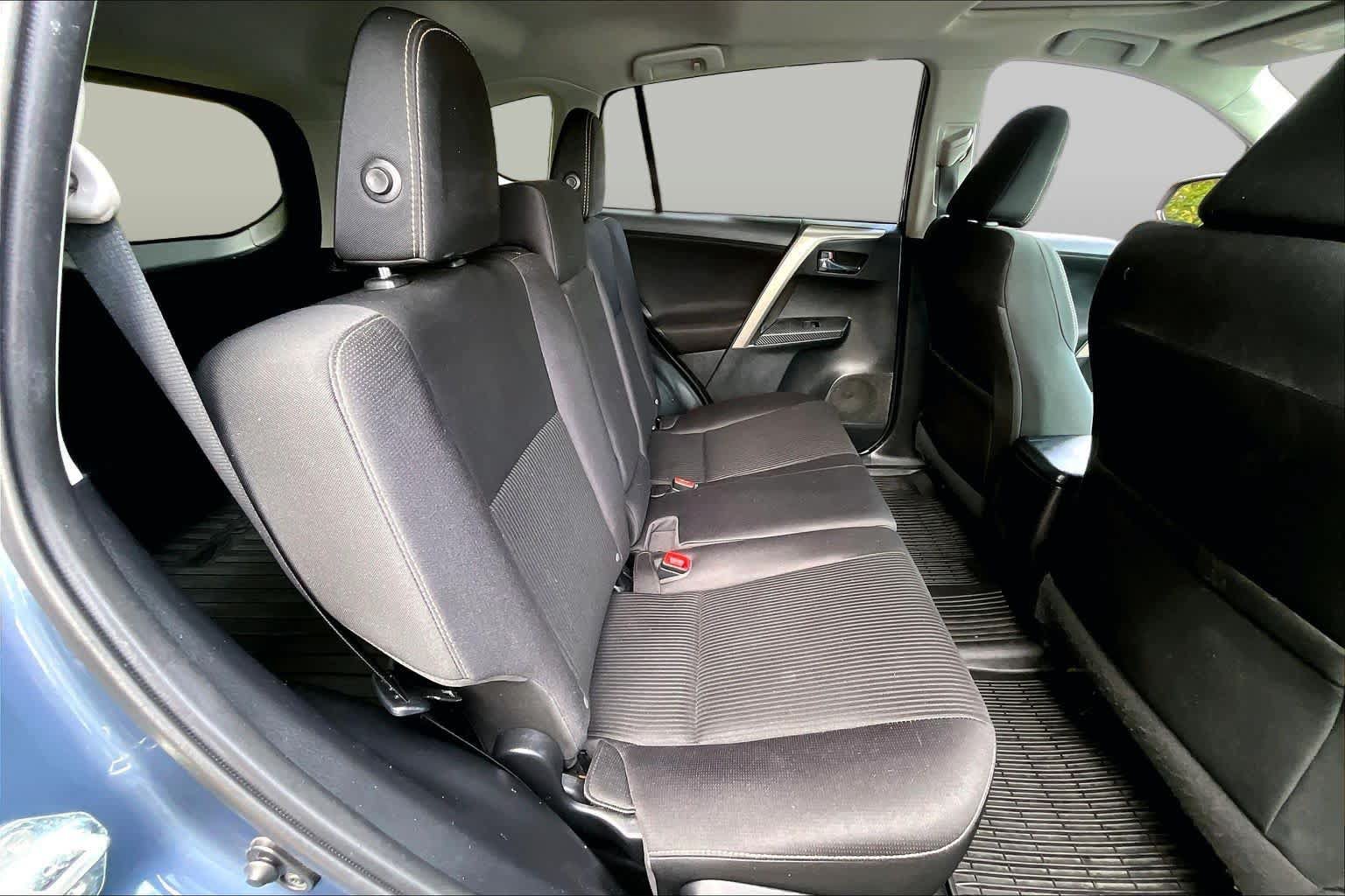 Used 2014 Toyota RAV4 XLE AWD/4WD image 19