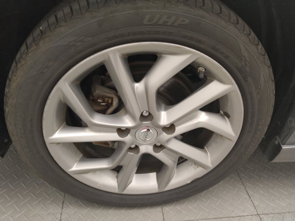 Used 2015 Nissan Sentra SR w/ Navigation Package FWD image 31