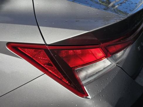 Used 2023 Hyundai Elantra SEL w/ Convenience Package FWD image 8