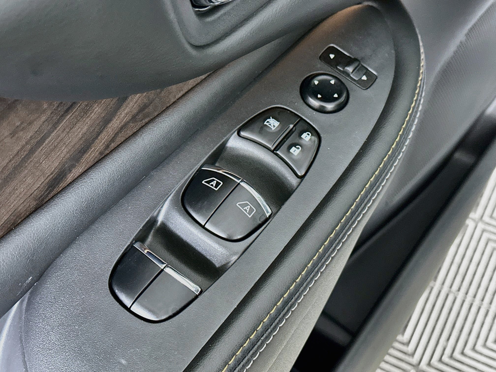 Used 2023 Nissan Murano Platinum AWD/4WD image 18