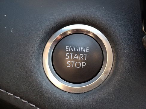 Used 2025 Toyota Highlander XLE image 24