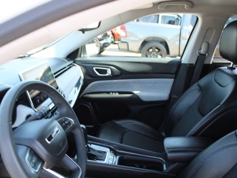 Used 2022 Jeep Compass Latitude FWD image 33