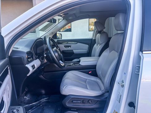 Used 2024 Honda Pilot Touring image 20