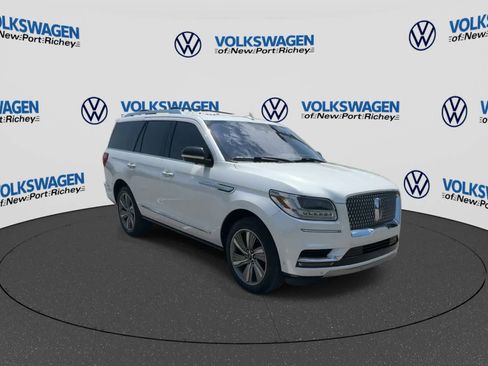Used 2018 Lincoln Navigator Reserve w/ Technology Package AWD/4WD image 2