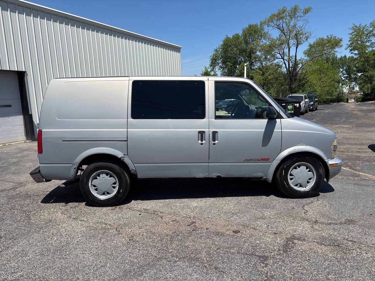Used 1998 Chevrolet Astro AWD image 6