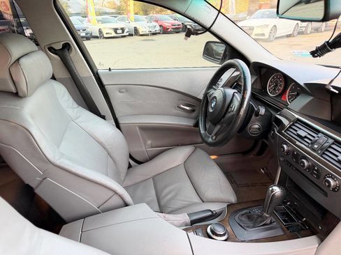 Used 2007 BMW 530xi Wagon image 16