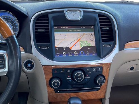 Used 2013 Chrysler 300 C image 8