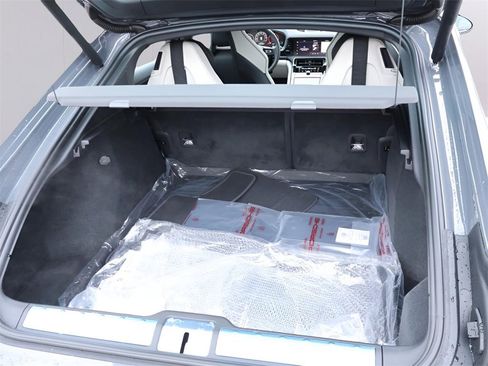 New 2026 Porsche Panamera image 17