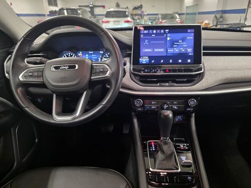 Used 2022 Jeep Compass Latitude AWD/4WD image 17
