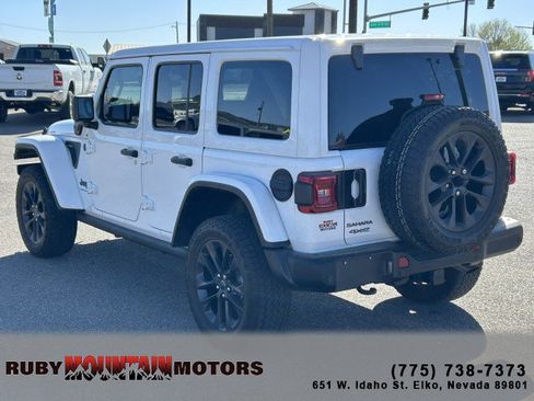Used 2025 Jeep Wrangler Unlimited Sahara AWD/4WD image 5