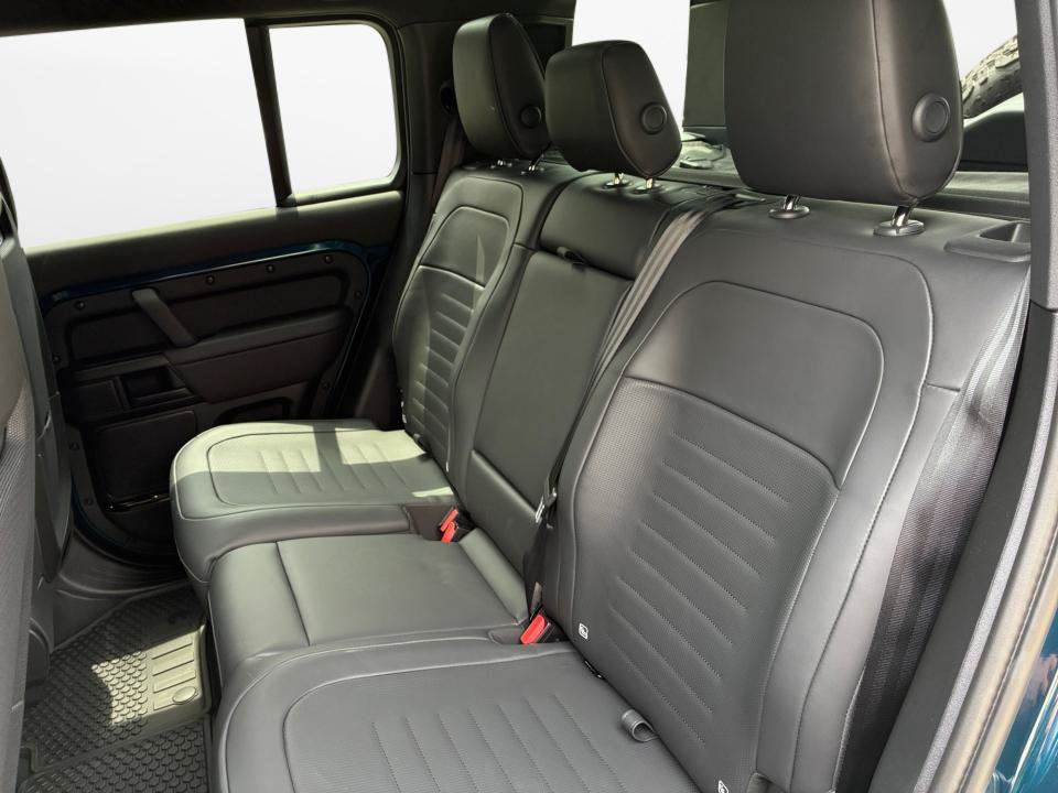 New 2026 Land Rover Defender 110 AWD/4WD image 12