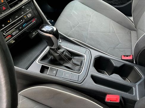 Used 2025 Volkswagen Jetta Sport FWD image 17