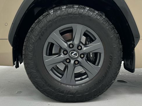 Used 2025 Lexus LX 700h Overtrail w/ Accessory Package (Z1) AWD/4WD image 9