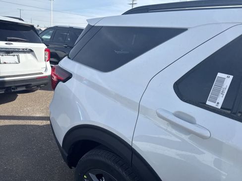 New 2026 Ford Explorer Active w/ Active Comfort Package AWD/4WD image 12