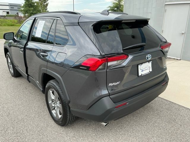Used 2024 Toyota RAV4 LE AWD/4WD image 2