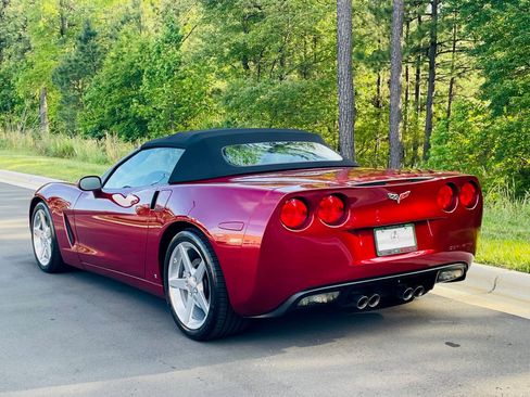 Used 2006 Chevrolet Corvette Convertible w/ Preferred Equipment Group RWD image 14