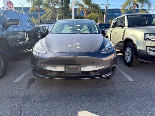 Used 2024 Tesla Model Y Long Range AWD/4WD image 2