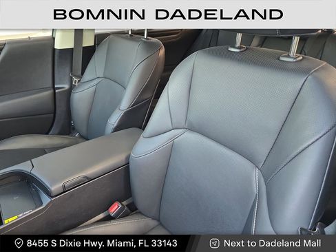 Used 2024 Lexus ES 350 w/ Premium Package image 19