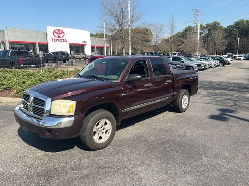 Used 2005 Dodge Dakota Laramie image 2