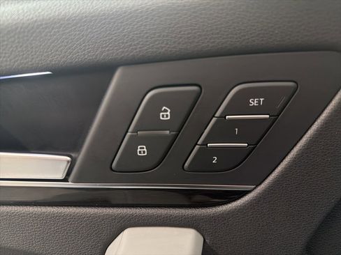 Used 2018 Audi Q5 Prestige w/ Prestige Package image 13