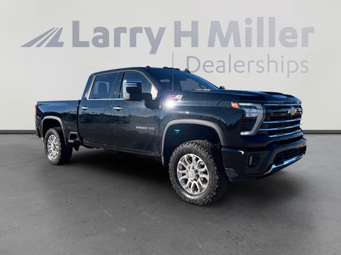 Used 2024 Chevrolet Silverado 2500 LTZ w/ LTZ Plus Package image 7