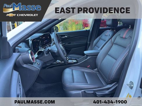 Certified 2024 Chevrolet Trax RS w/ Sunroof Package FWD image 16