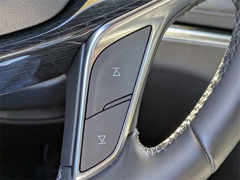 Certified 2025 Cadillac XT5 Premium Luxury image 30