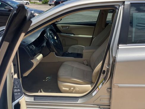 Used 2017 Toyota Camry XLE FWD image 5