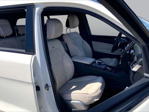Used 2018 Mercedes-Benz GLS 550 4MATIC image 8