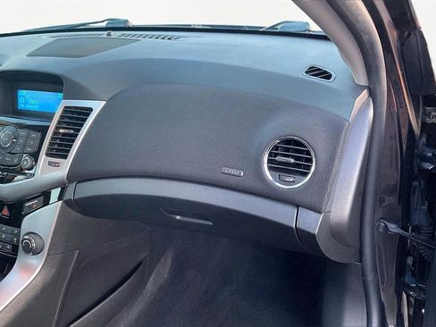 Used 2015 Chevrolet Cruze LT image 26