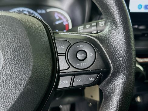 Used 2024 Toyota RAV4 LE image 17