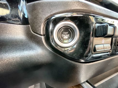 Used 2024 Chevrolet Silverado 2500 High Country w/ Technology Package image 17