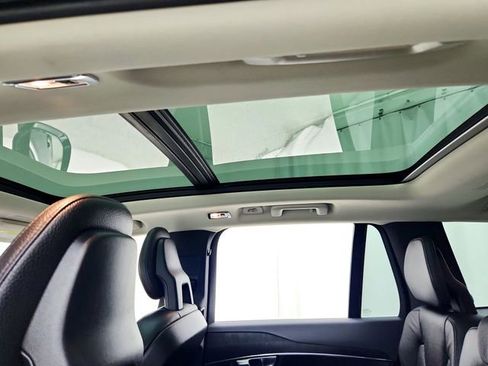 Used 2020 Volvo XC90 T6 Momentum image 18