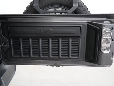 Used 2018 Jeep Wrangler Unlimited Rubicon w/ Dual Top Group image 55