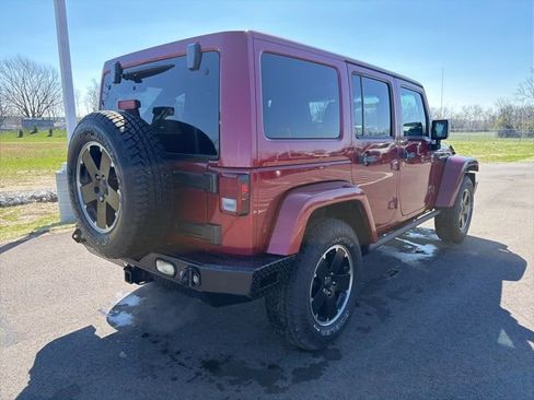 Used 2012 Jeep Wrangler Unlimited Sahara image 7