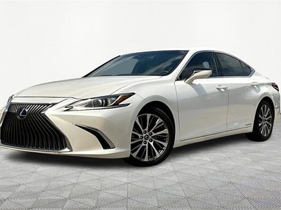 Used 2020 Lexus ES 300h w/ Premium Package