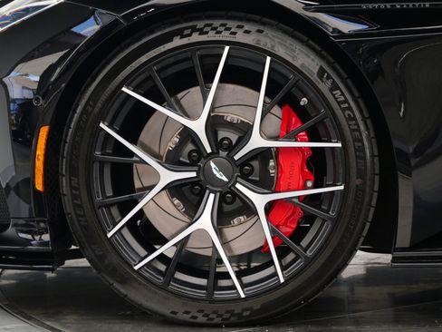 Used 2025 Aston Martin DB12 Convertible RWD image 10