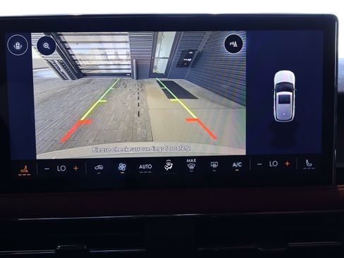 Used 2025 Lincoln Corsair Grand Touring image 17