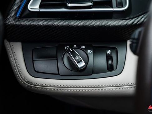 Used 2014 BMW i8 image 76