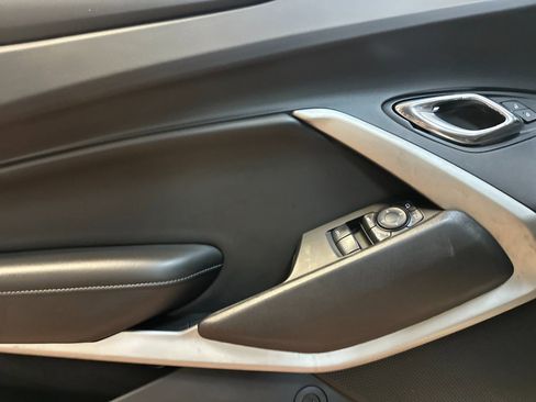 Used 2017 Chevrolet Camaro LT RWD image 11
