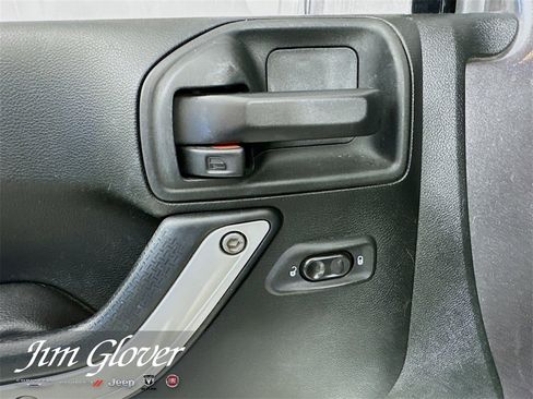 Used 2017 Jeep Wrangler Unlimited Sahara w/ Connectivity Group image 21