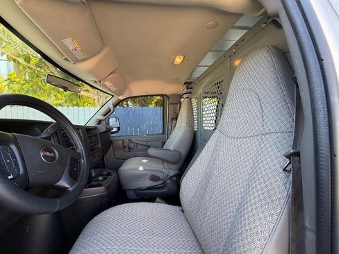 Used 2016 GMC Savana 2500 image 10