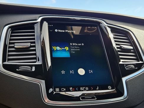 Certified 2023 Volvo XC90 B6 Plus w/ Protection Package Premier image 18