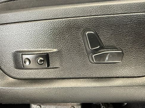 Used 2013 RAM 2500 Laramie w/ Protection Group image 38