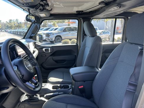 New 2026 Jeep Gladiator Sport image 13