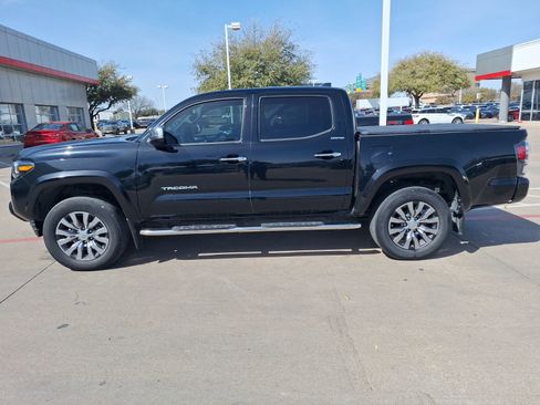 Used 2022 Toyota Tacoma Limited image 3