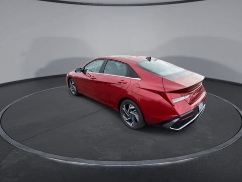Used 2025 Hyundai Elantra SEL image 6